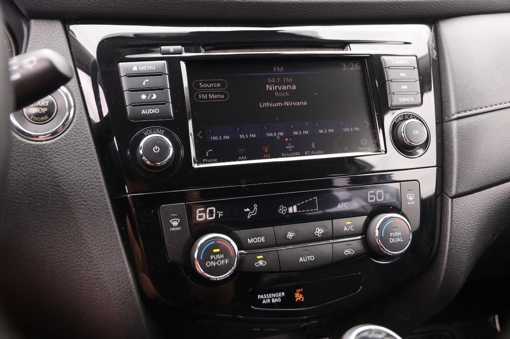 Nissan Rogue Vehicle Image 16