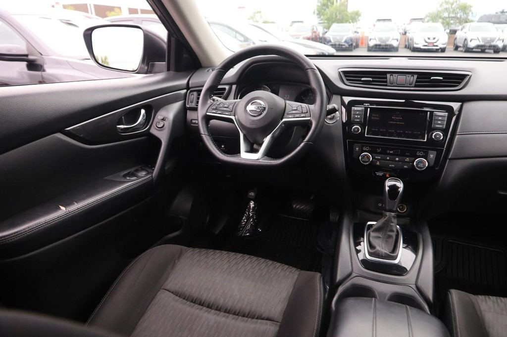 Nissan Rogue Vehicle Image 22