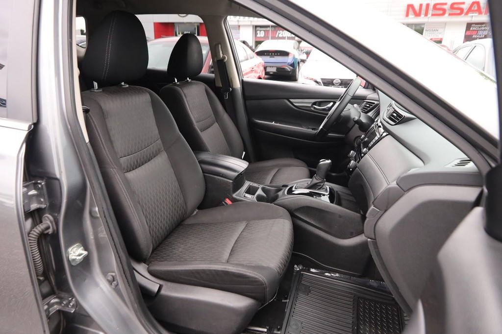 Nissan Rogue Vehicle Image 26
