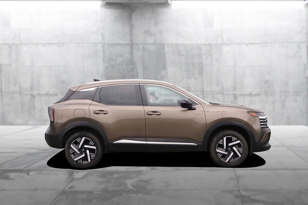 Nissan Kicks Vehicle Image 05