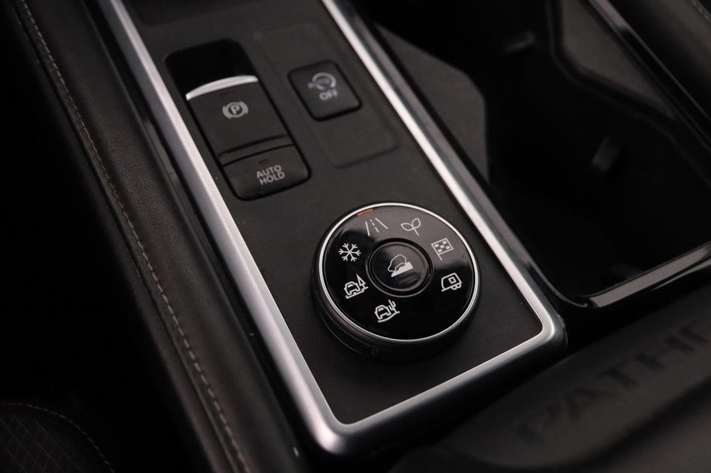 Nissan Kicks Vehicle Image 20