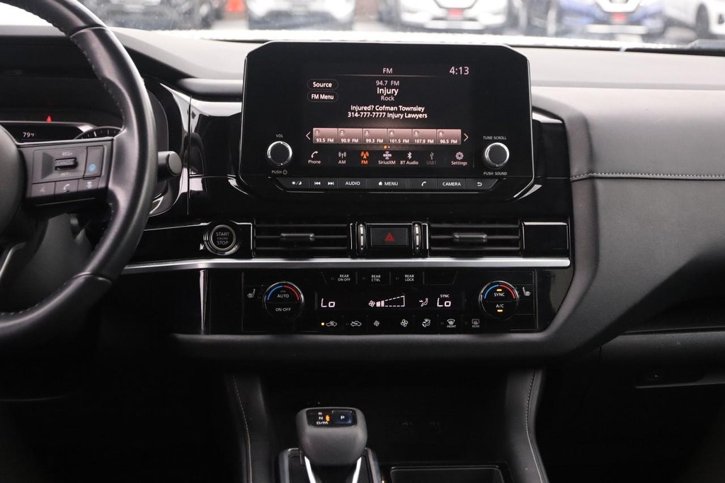 Nissan Kicks Vehicle Image 25