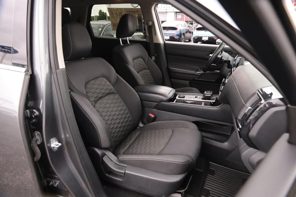 Nissan Kicks Vehicle Image 27