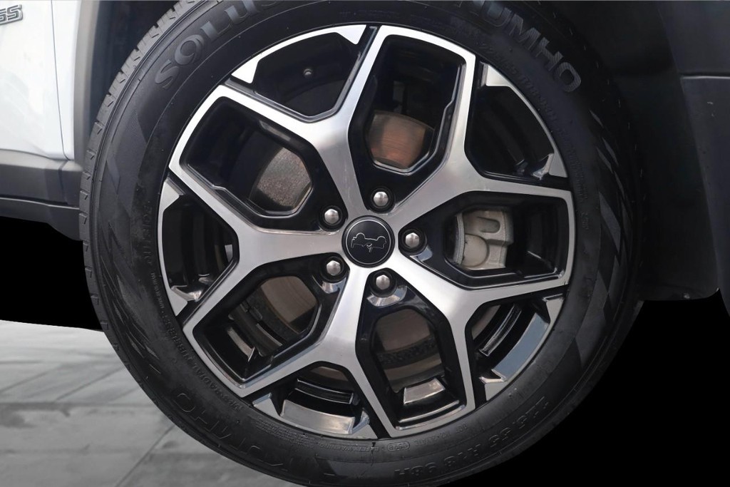Jeep Compass Vehicle Full-screen Gallery Image 3