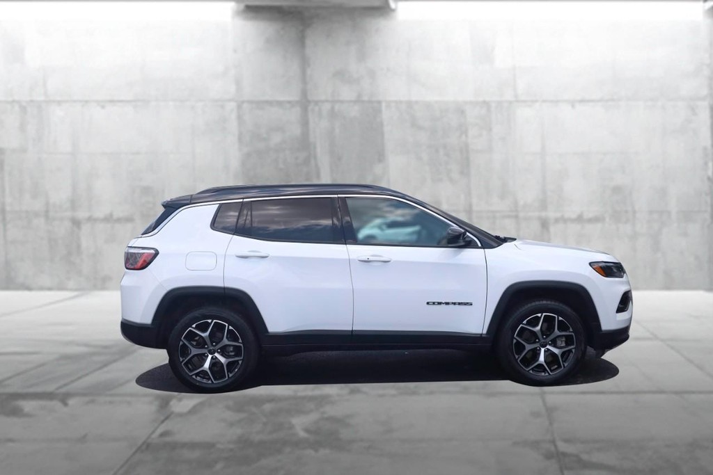Jeep Compass Vehicle Full-screen Gallery Image 5