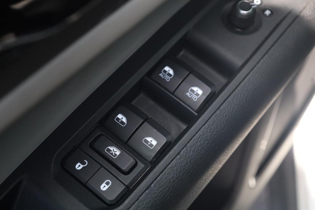 Jeep Compass Vehicle Full-screen Gallery Image 11