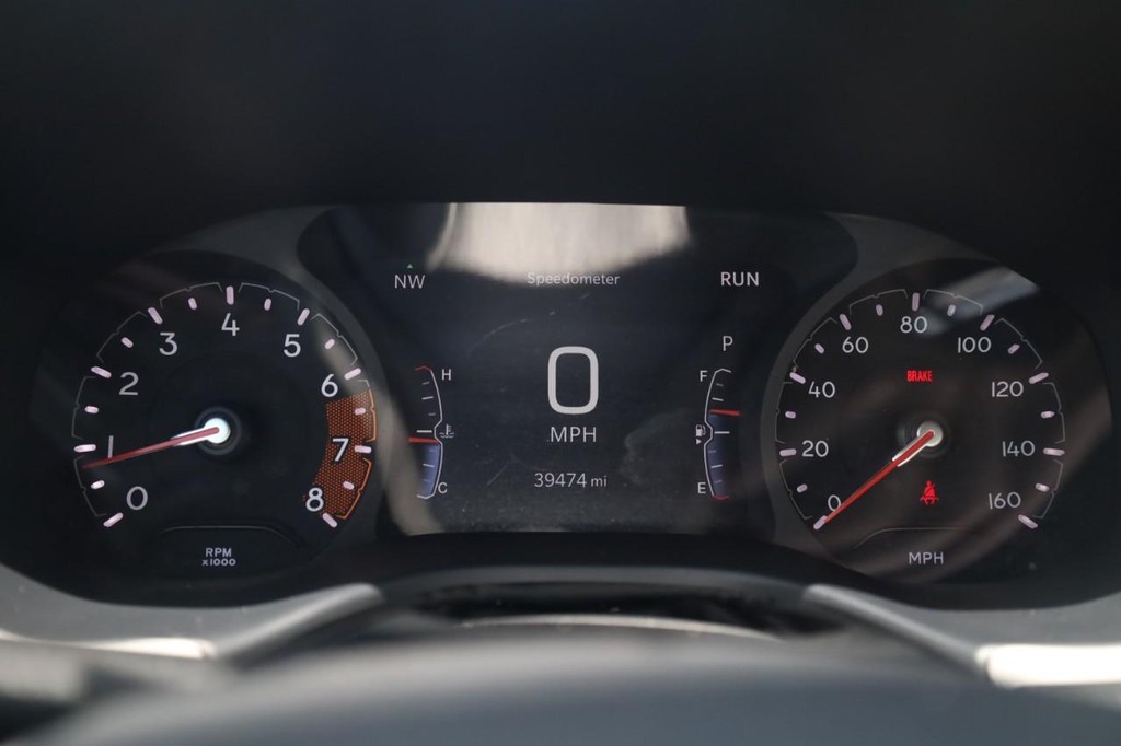 Jeep Compass Vehicle Full-screen Gallery Image 13