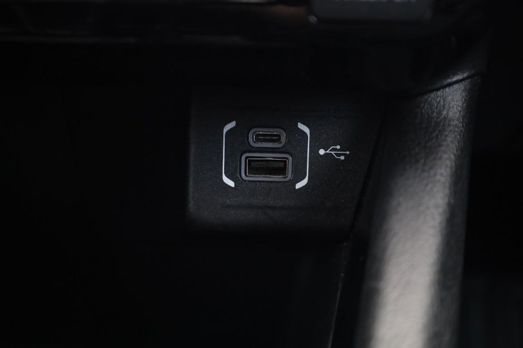 Jeep Compass Vehicle Full-screen Gallery Image 17