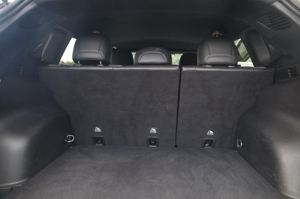Jeep Compass Vehicle Full-screen Gallery Image 22