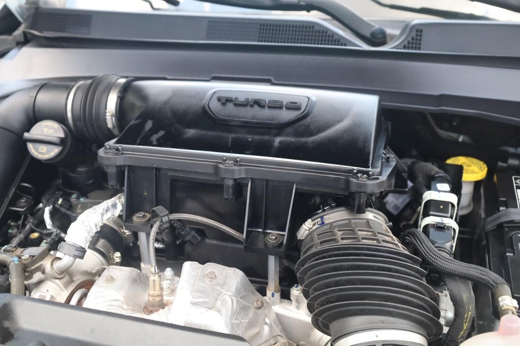 Jeep Compass Vehicle Full-screen Gallery Image 23