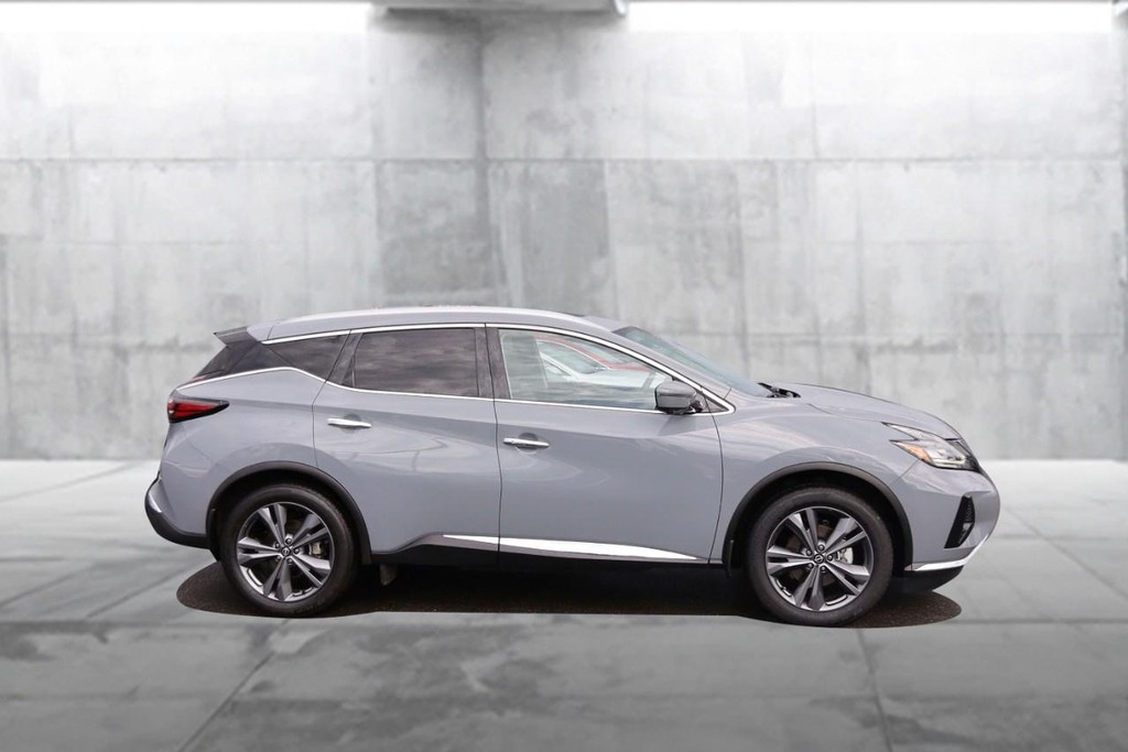 Nissan Murano Vehicle Full-screen Gallery Image 5