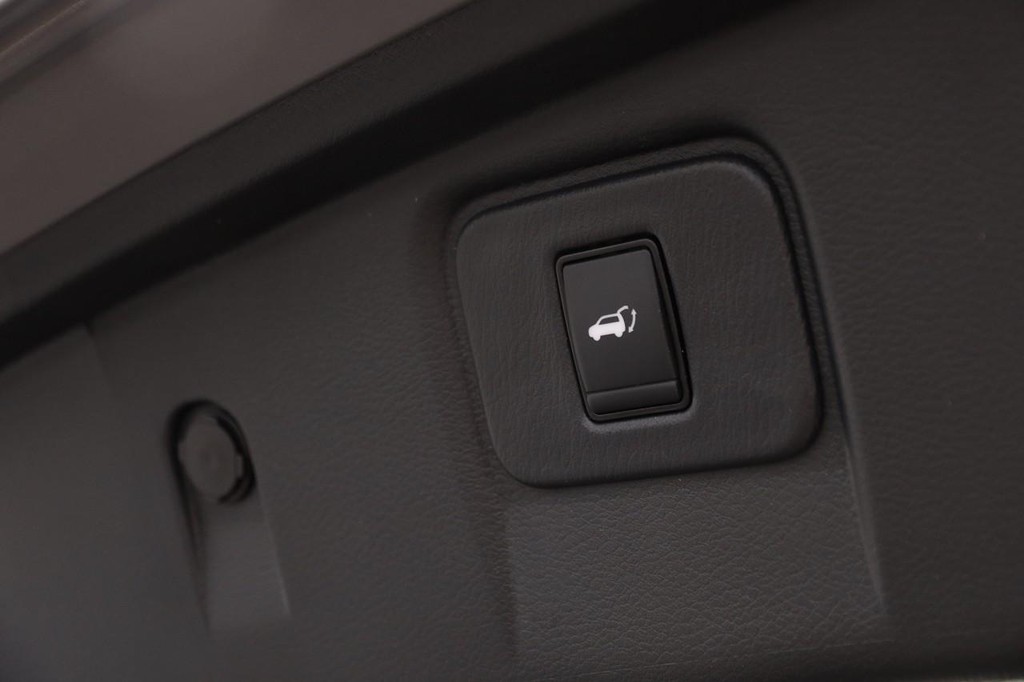 Nissan Murano Vehicle Full-screen Gallery Image 8