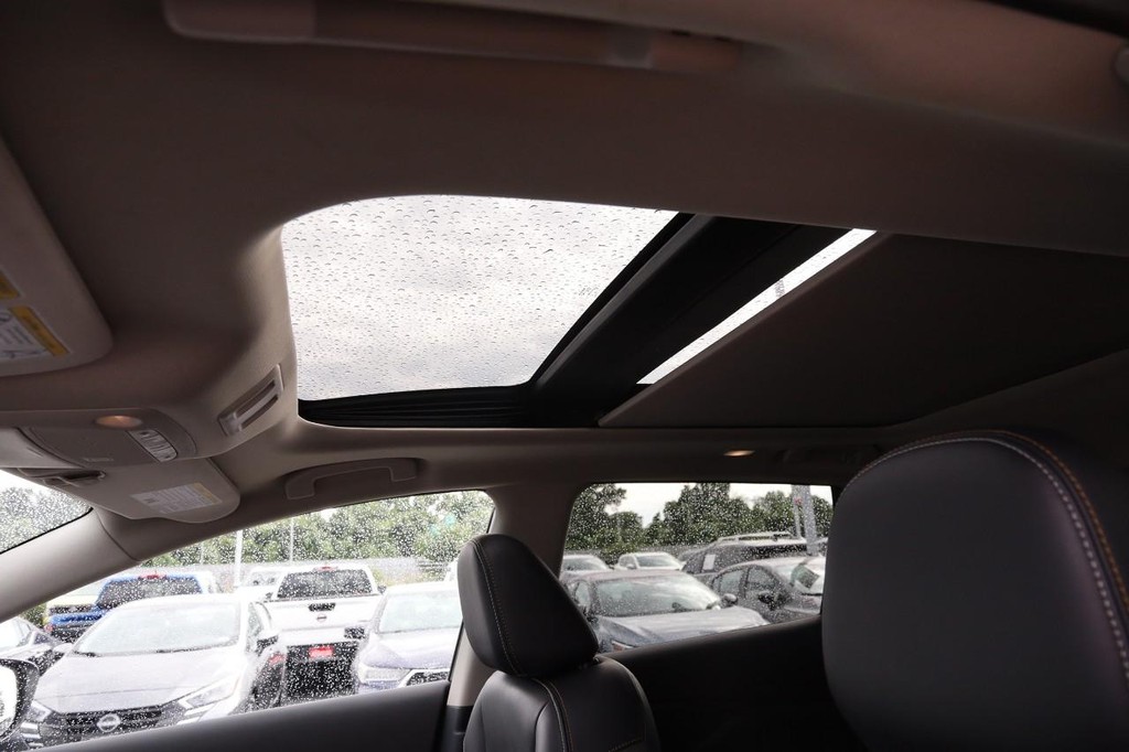 Nissan Murano Vehicle Full-screen Gallery Image 9