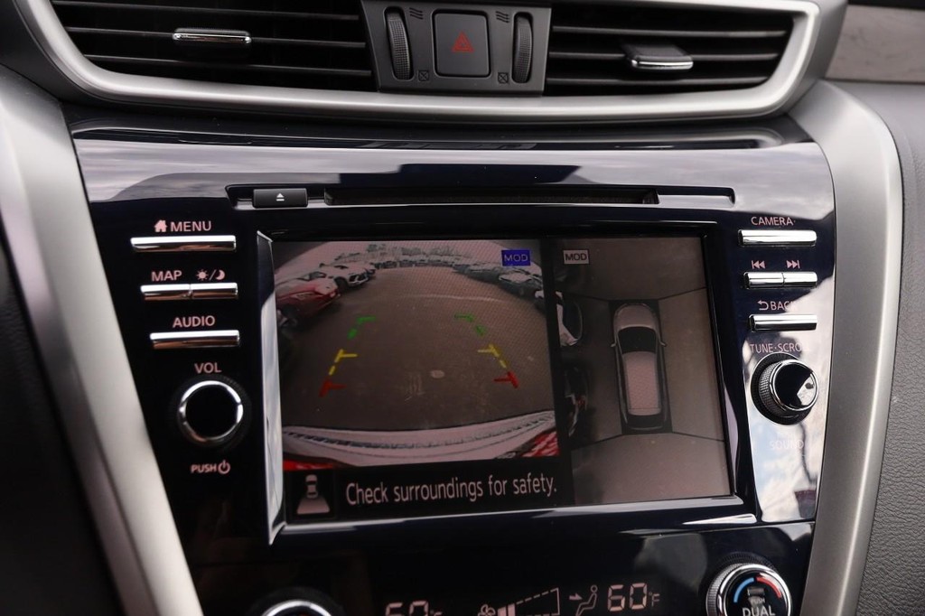 Nissan Murano Vehicle Full-screen Gallery Image 18