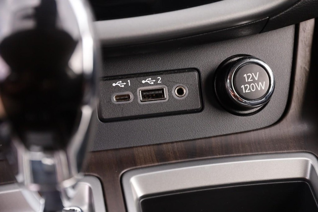 Nissan Murano Vehicle Full-screen Gallery Image 21