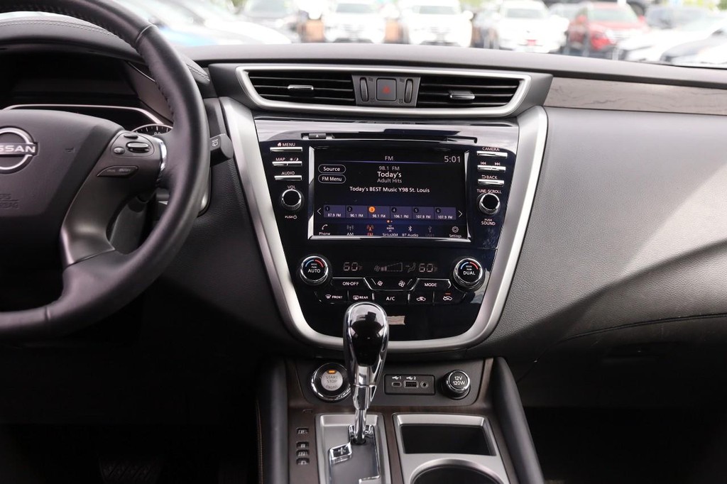 Nissan Murano Vehicle Full-screen Gallery Image 26