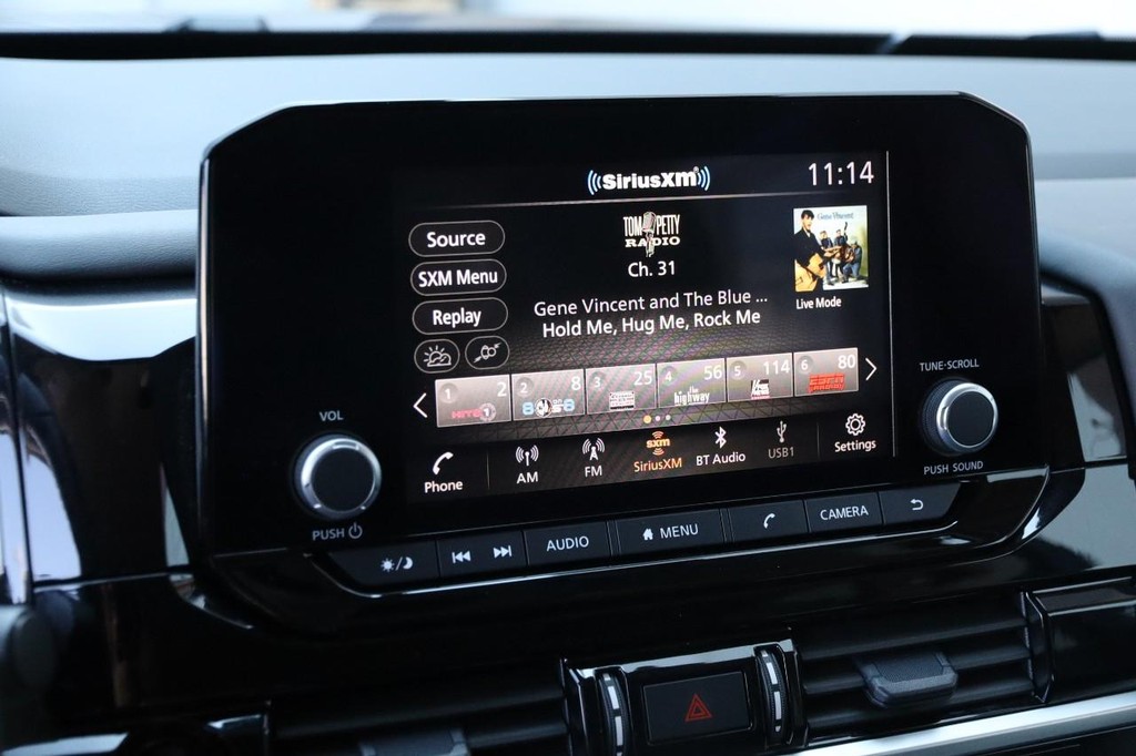 Nissan Pathfinder Vehicle Full-screen Gallery Image 18