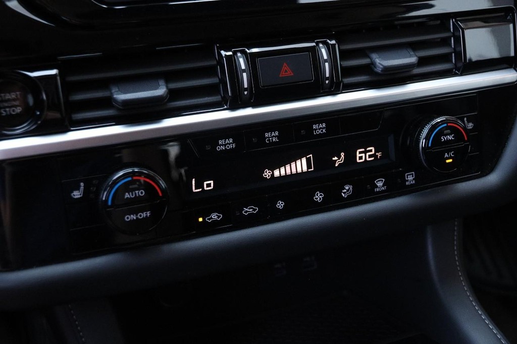 Nissan Pathfinder Vehicle Full-screen Gallery Image 20
