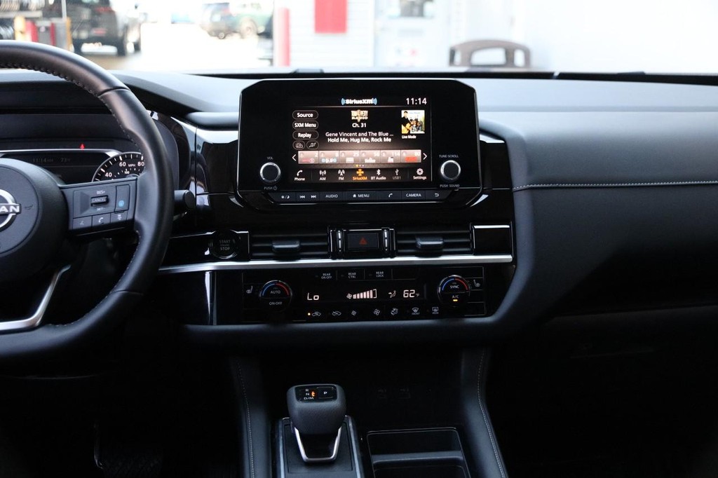 Nissan Pathfinder Vehicle Full-screen Gallery Image 26
