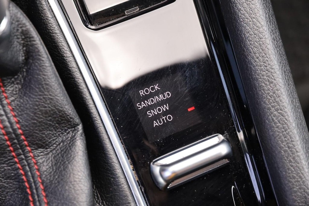 Jeep Compass Vehicle Full-screen Gallery Image 20