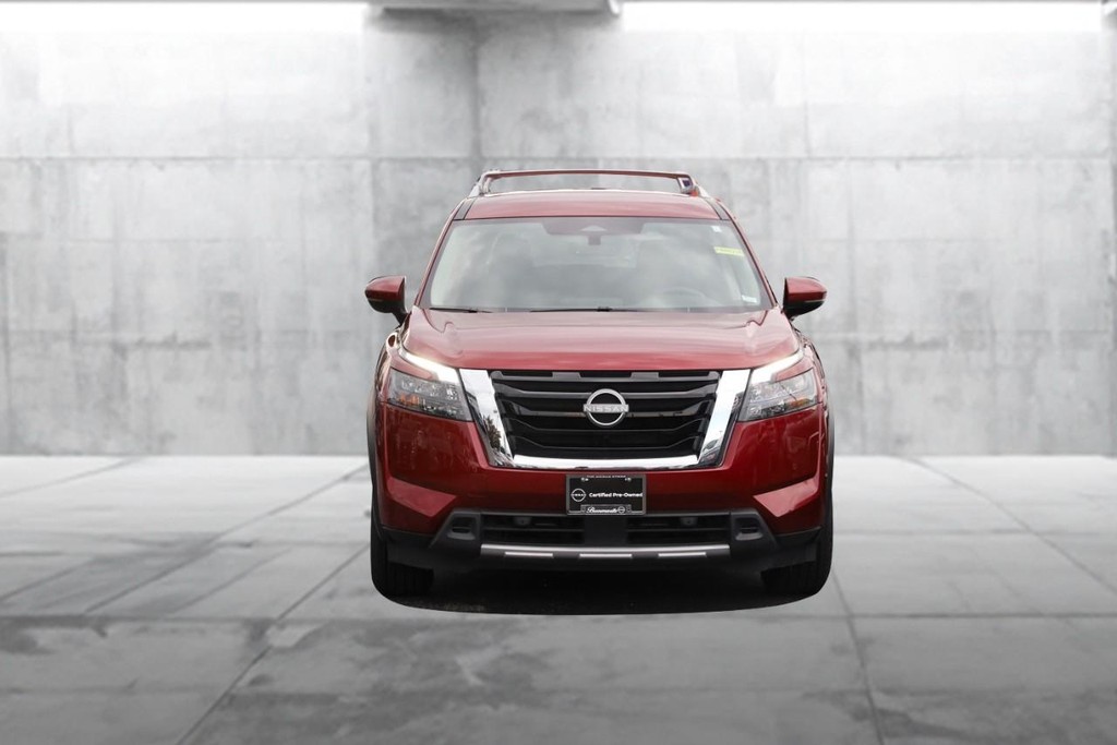 Nissan Pathfinder Vehicle Full-screen Gallery Image 4