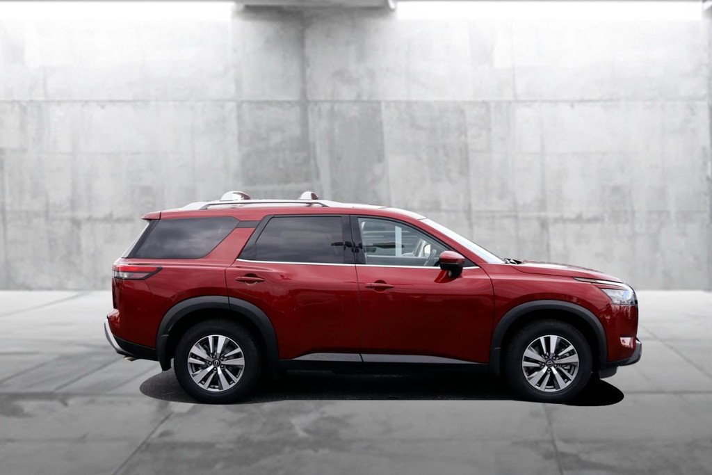 Nissan Pathfinder Vehicle Full-screen Gallery Image 5