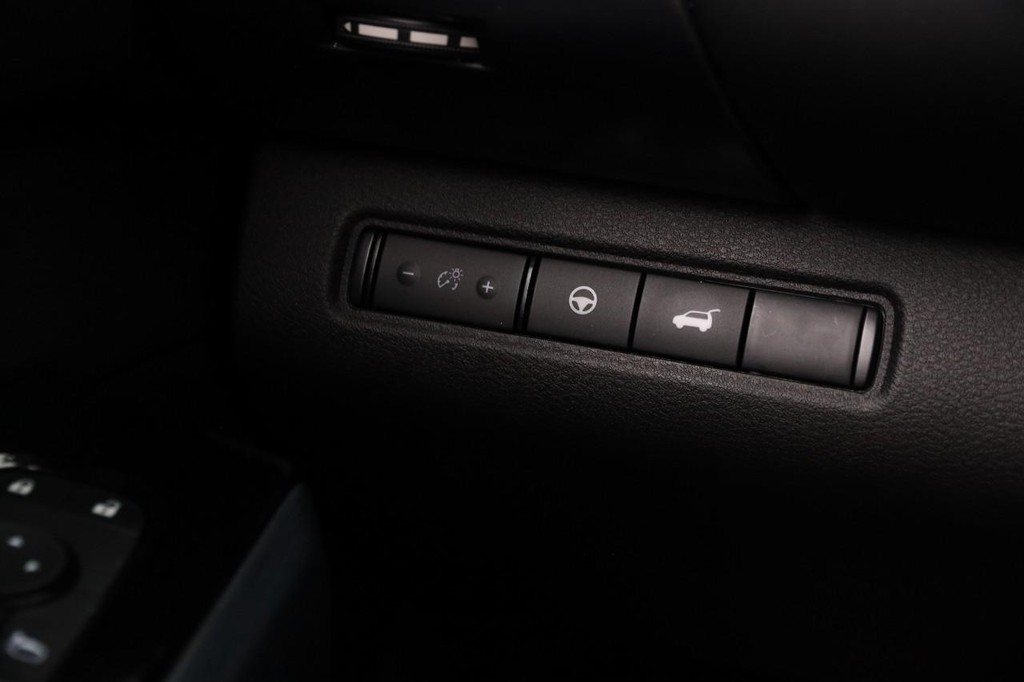 Nissan Pathfinder Vehicle Full-screen Gallery Image 22