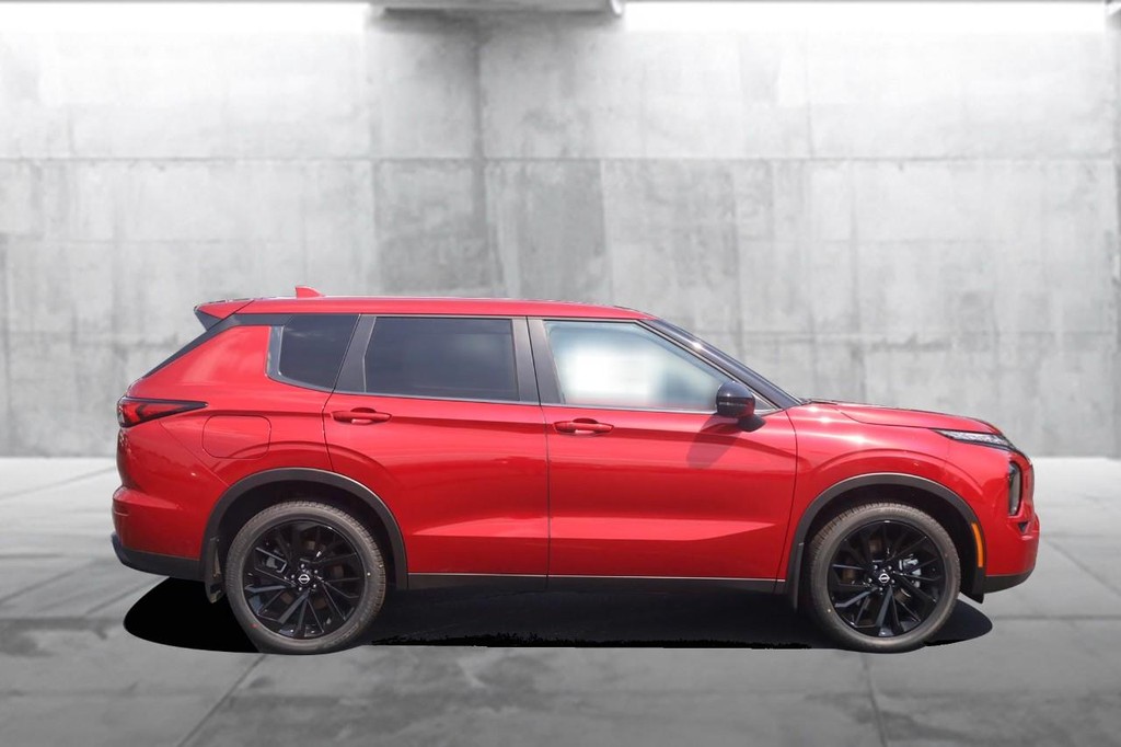 Nissan Rogue Plug-In Hybrid Vehicle Image 05