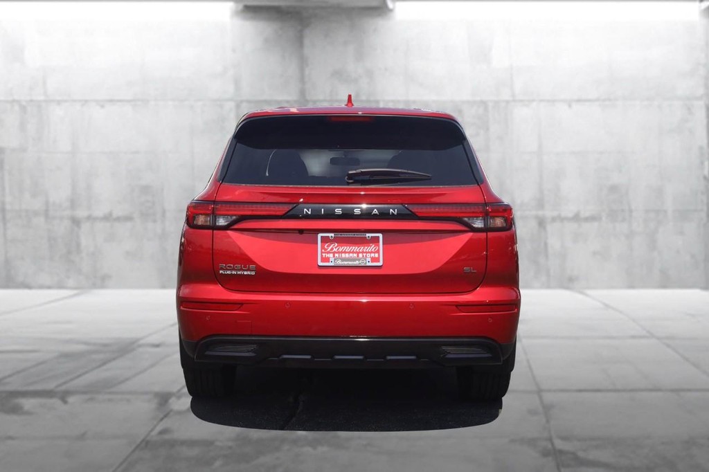 Nissan Rogue Plug-In Hybrid Vehicle Image 06