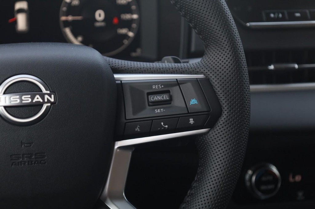Nissan Rogue Plug-In Hybrid Vehicle Image 09
