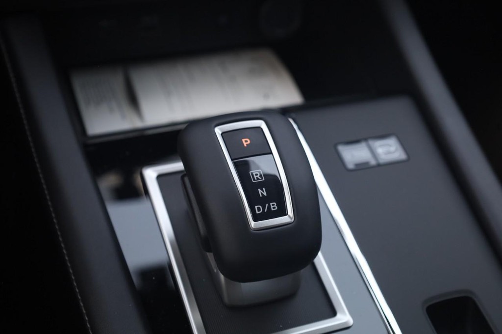 Nissan Rogue Plug-In Hybrid Vehicle Image 19