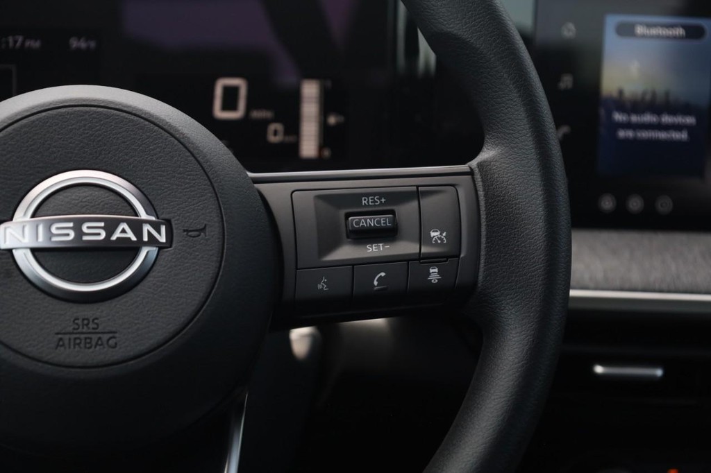 Nissan Kicks Vehicle Image 09