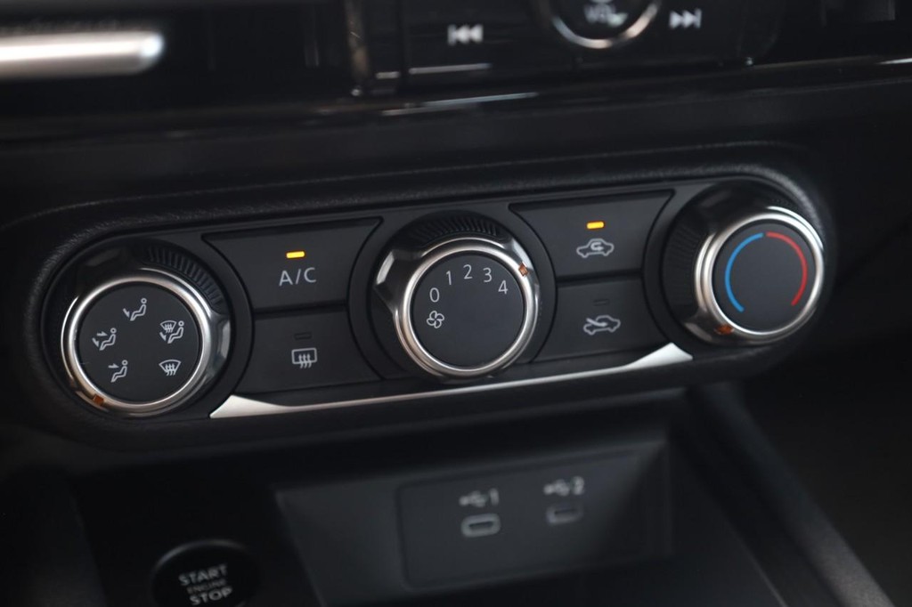Nissan Kicks Vehicle Image 15