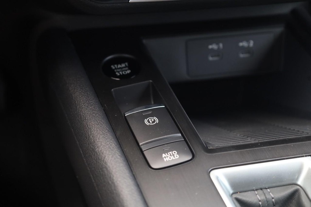 Nissan Kicks Vehicle Image 17