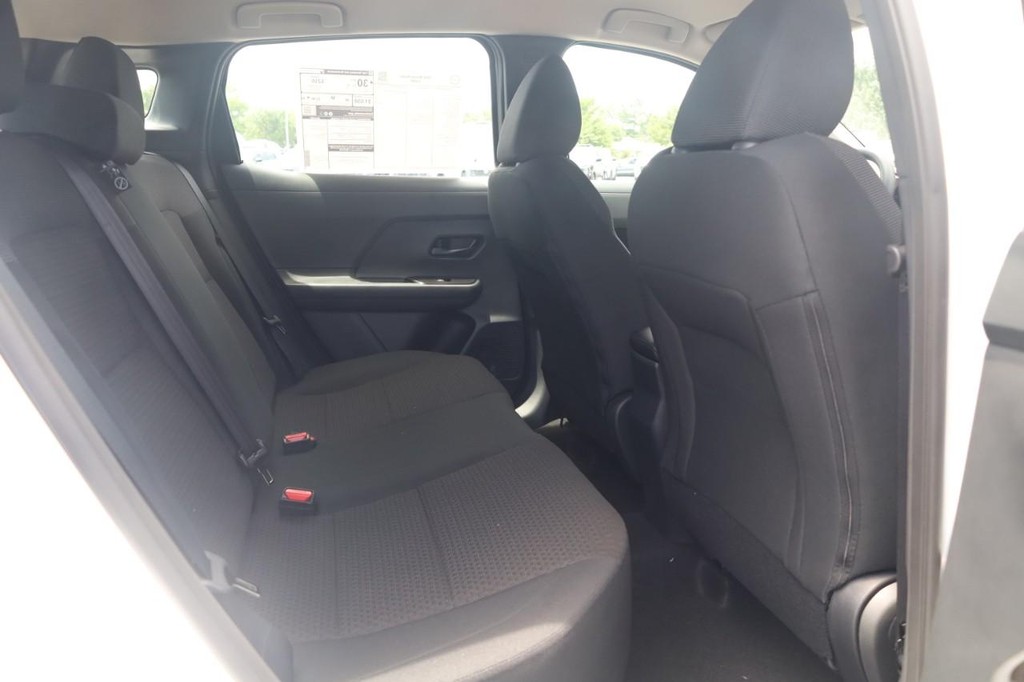 Nissan Kicks Vehicle Image 21