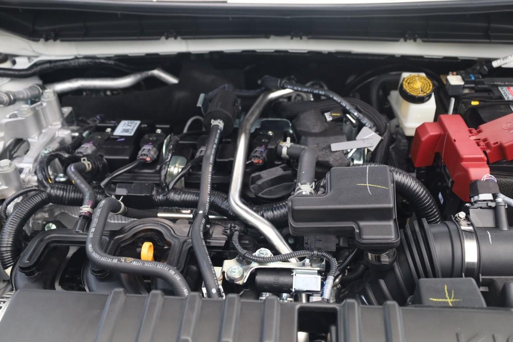 Nissan Kicks Vehicle Image 23