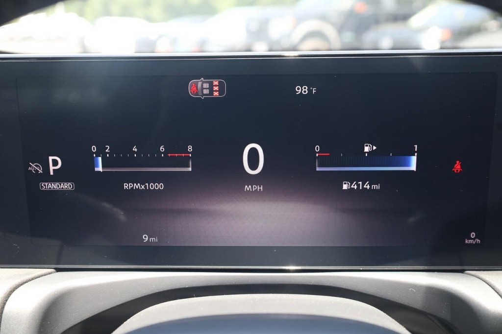 Nissan Sentra Vehicle Full-screen Gallery Image 13