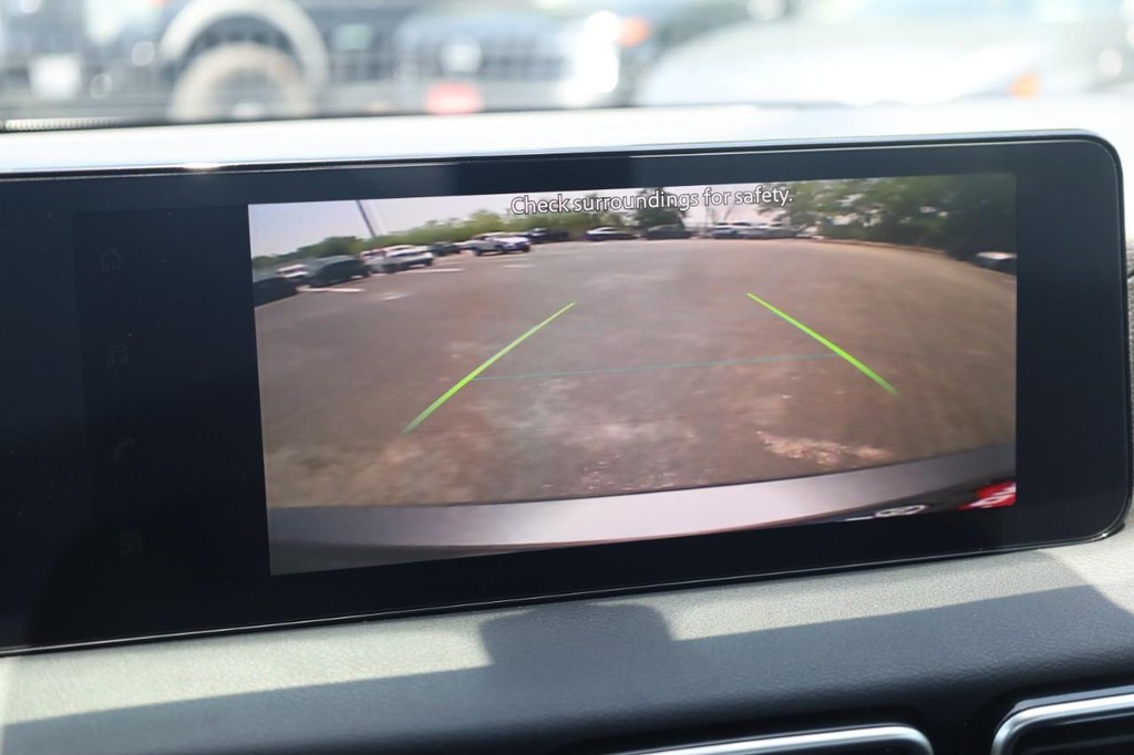 Nissan Sentra Vehicle Full-screen Gallery Image 15