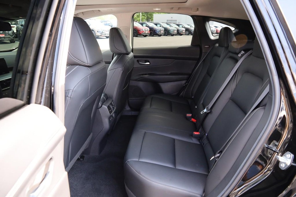 Nissan Murano Vehicle Image 11