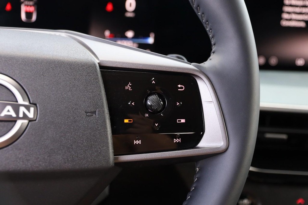 Nissan Murano Vehicle Image 14