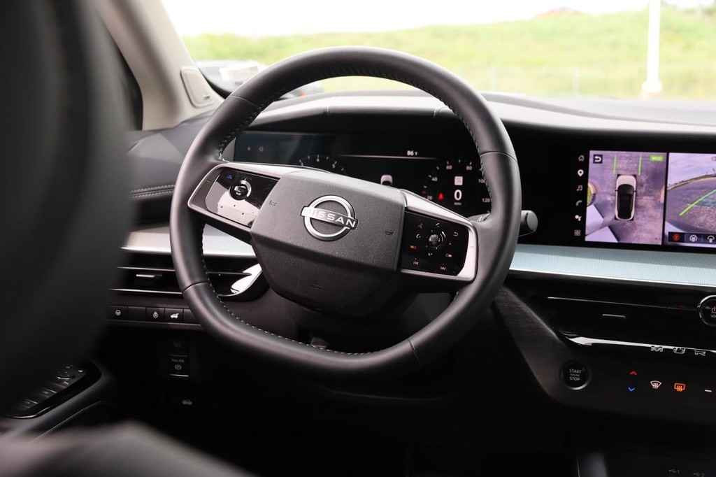 Nissan Murano Vehicle Image 24