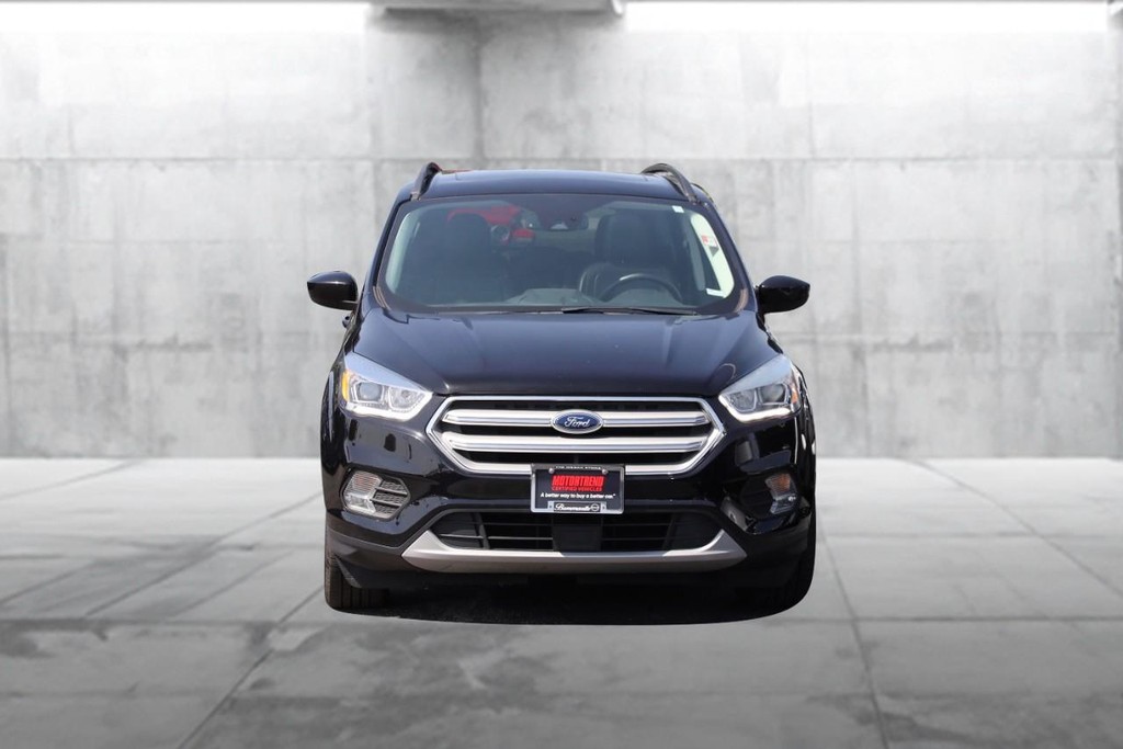 Ford Escape Vehicle Full-screen Gallery Image 4