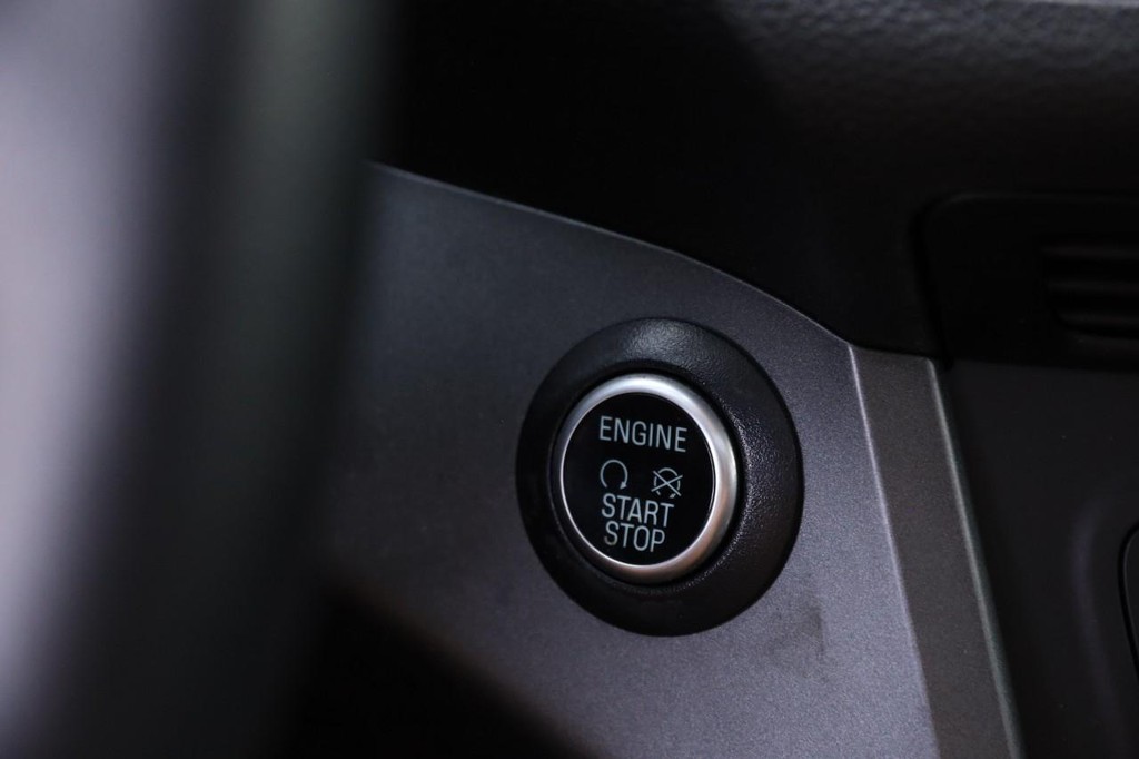 Ford Escape Vehicle Full-screen Gallery Image 16