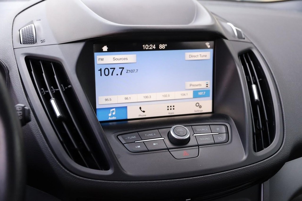 Ford Escape Vehicle Full-screen Gallery Image 17