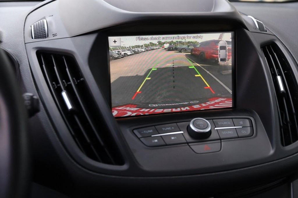 Ford Escape Vehicle Full-screen Gallery Image 18