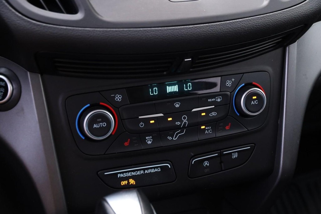Ford Escape Vehicle Full-screen Gallery Image 19