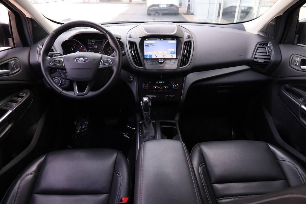 Ford Escape Vehicle Full-screen Gallery Image 22