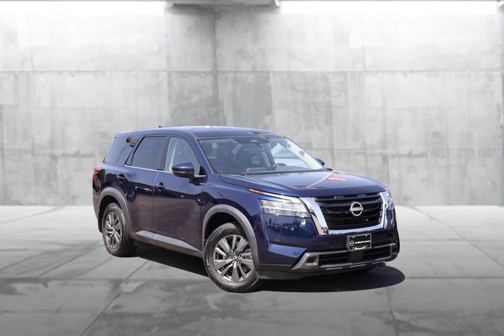 Nissan Pathfinder Vehicle Image 02