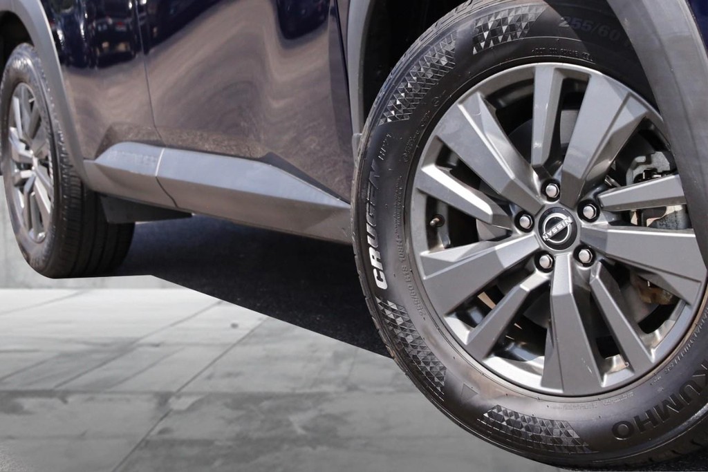 Nissan Pathfinder Vehicle Image 03