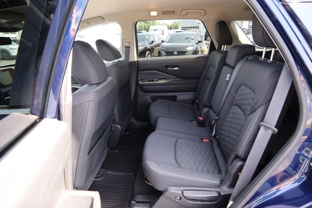 Nissan Pathfinder Vehicle Image 08